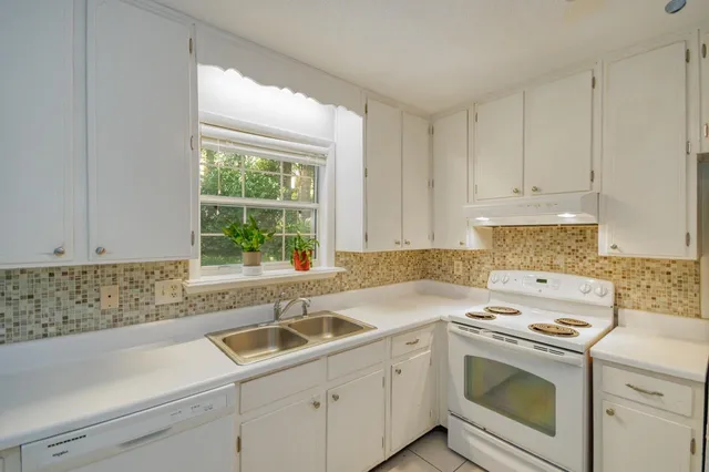 $299,000 | 1425 Woodgate Way, Tallahassee, FL 32308