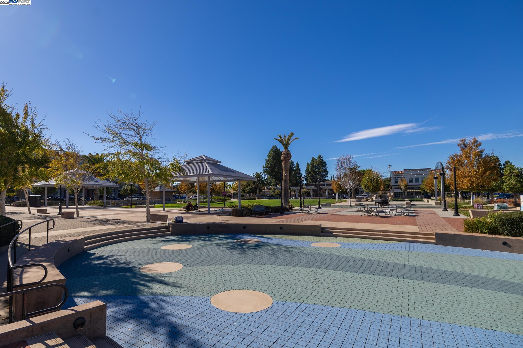 123 Pelican Loop Pittsburg, CA 94565 - Photo 56 of 60 a view of a basketball court