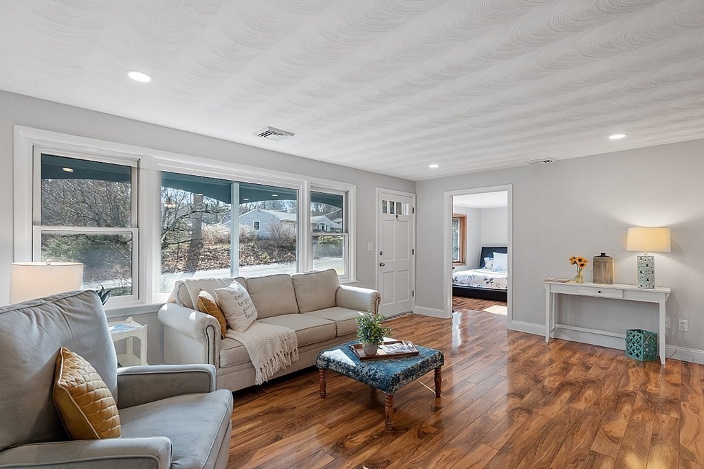 39 Clarissa Road Chelmsford, MA 01824 - Photo 5 of 42 Gallery Image 5