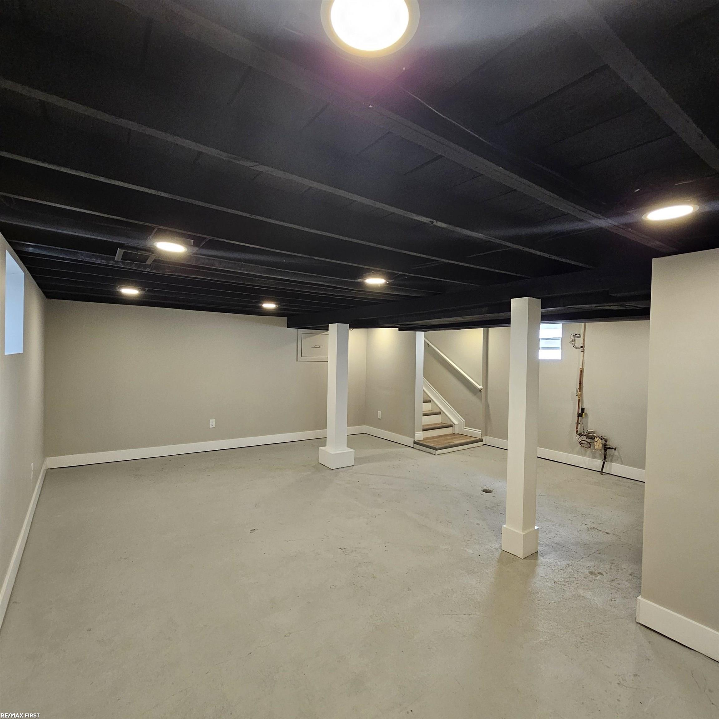 22423 Piper Avenue Eastpointe, MI 48021 - Photo 15 of 28 50153902-a8886723-e73f-480c-a721-747e1acaae72.JPG