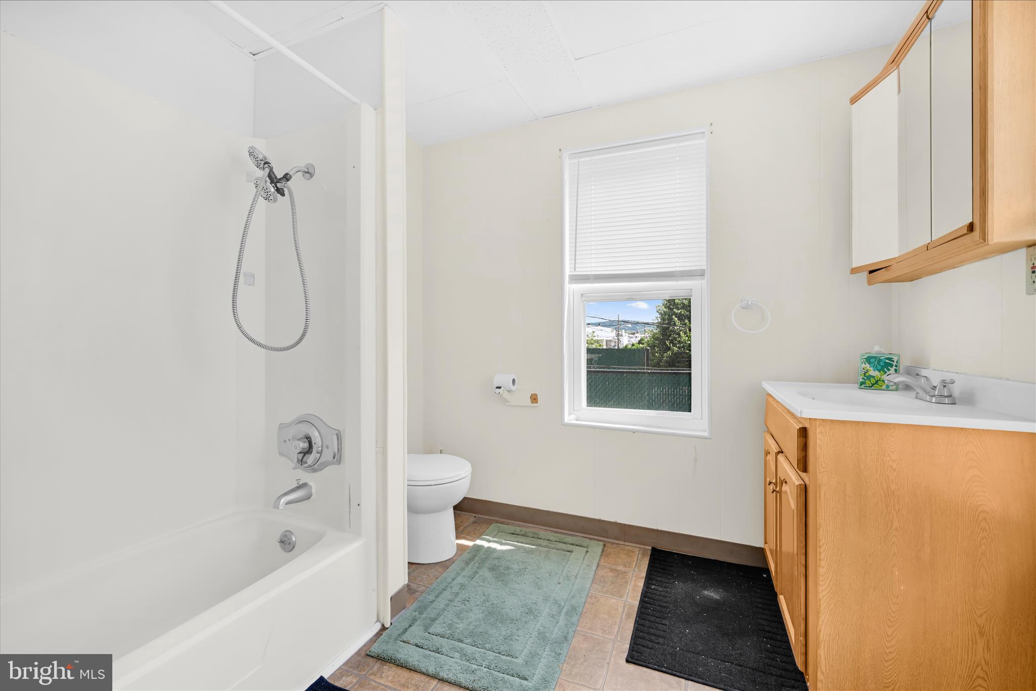 940 Pike Street Reading, PA 19604 - Photo 24 of 29 Bathroom