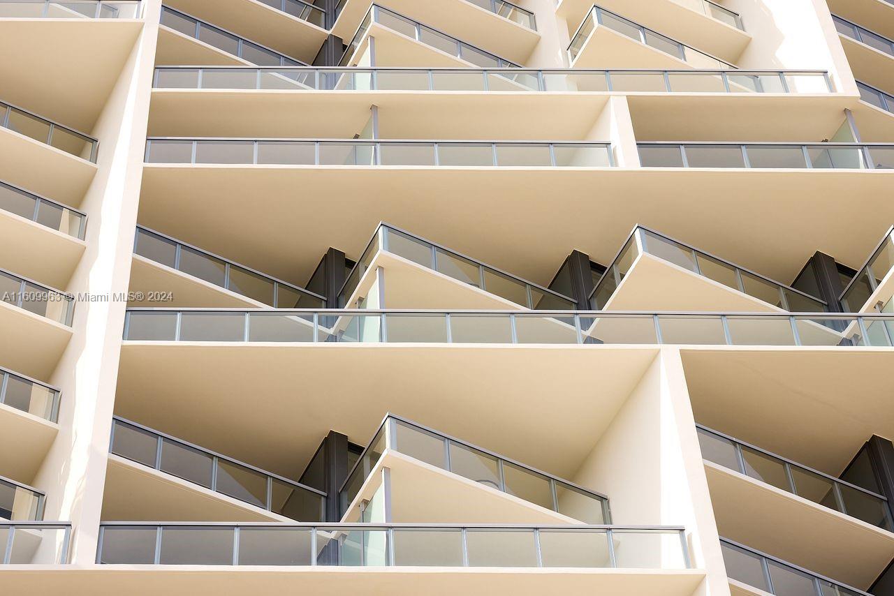 2201 Collins Avenue, Unit 1718 Miami Beach, FL 33139 - Photo 11 of 11