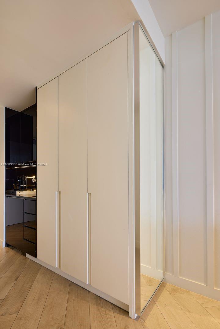 2201 Collins Avenue, Unit 1718 Miami Beach, FL 33139 - Photo 5 of 11