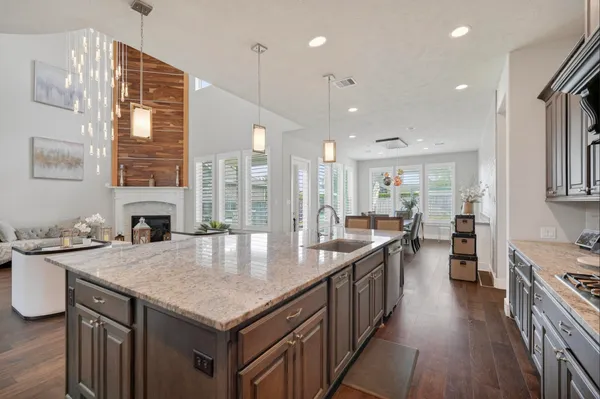 $5,500 | 26 Argosy Bend Place, Tomball, TX 77375