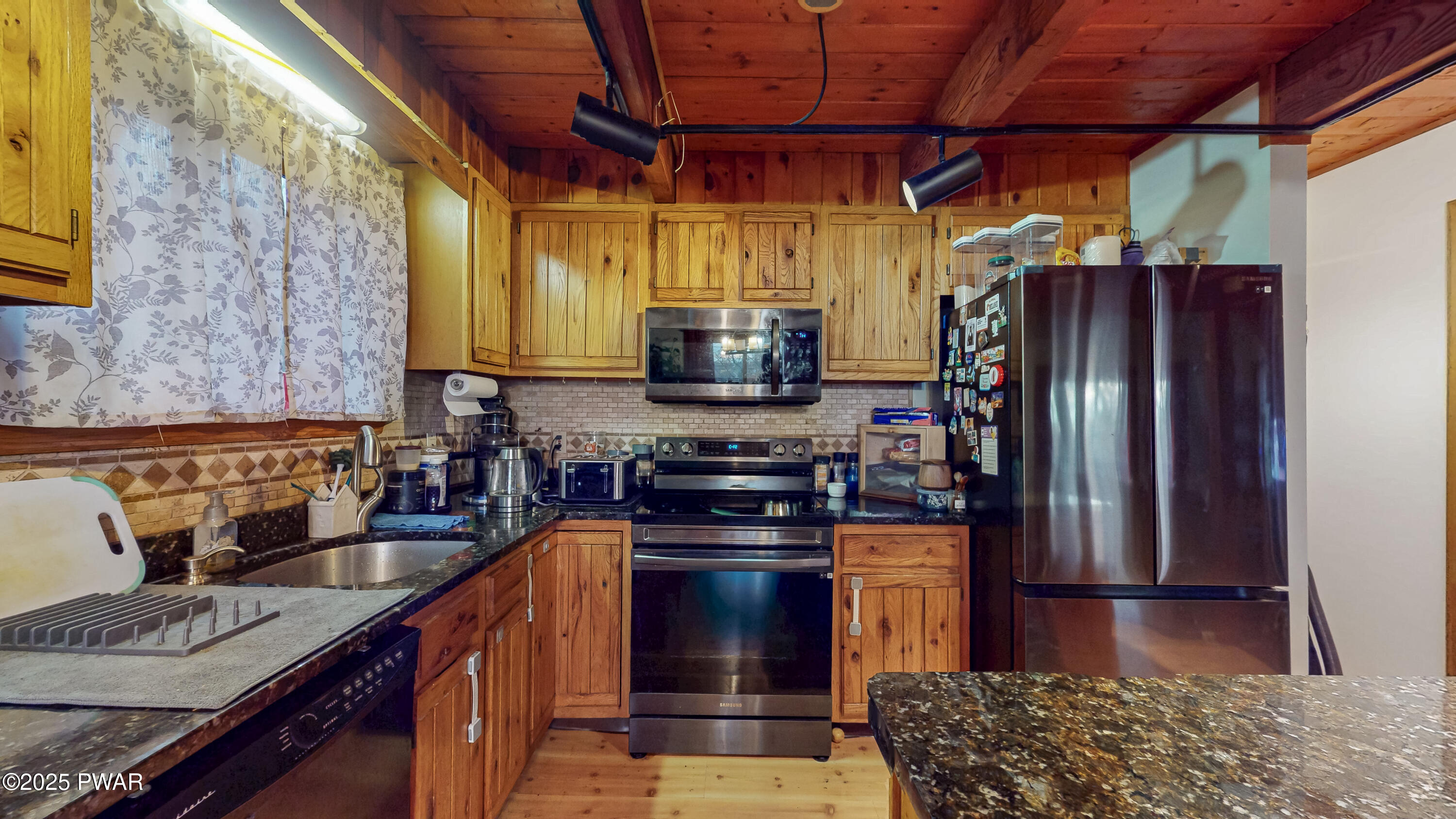 129 Stafford Drive Bushkill, PA 18324 - Photo 2 of 36