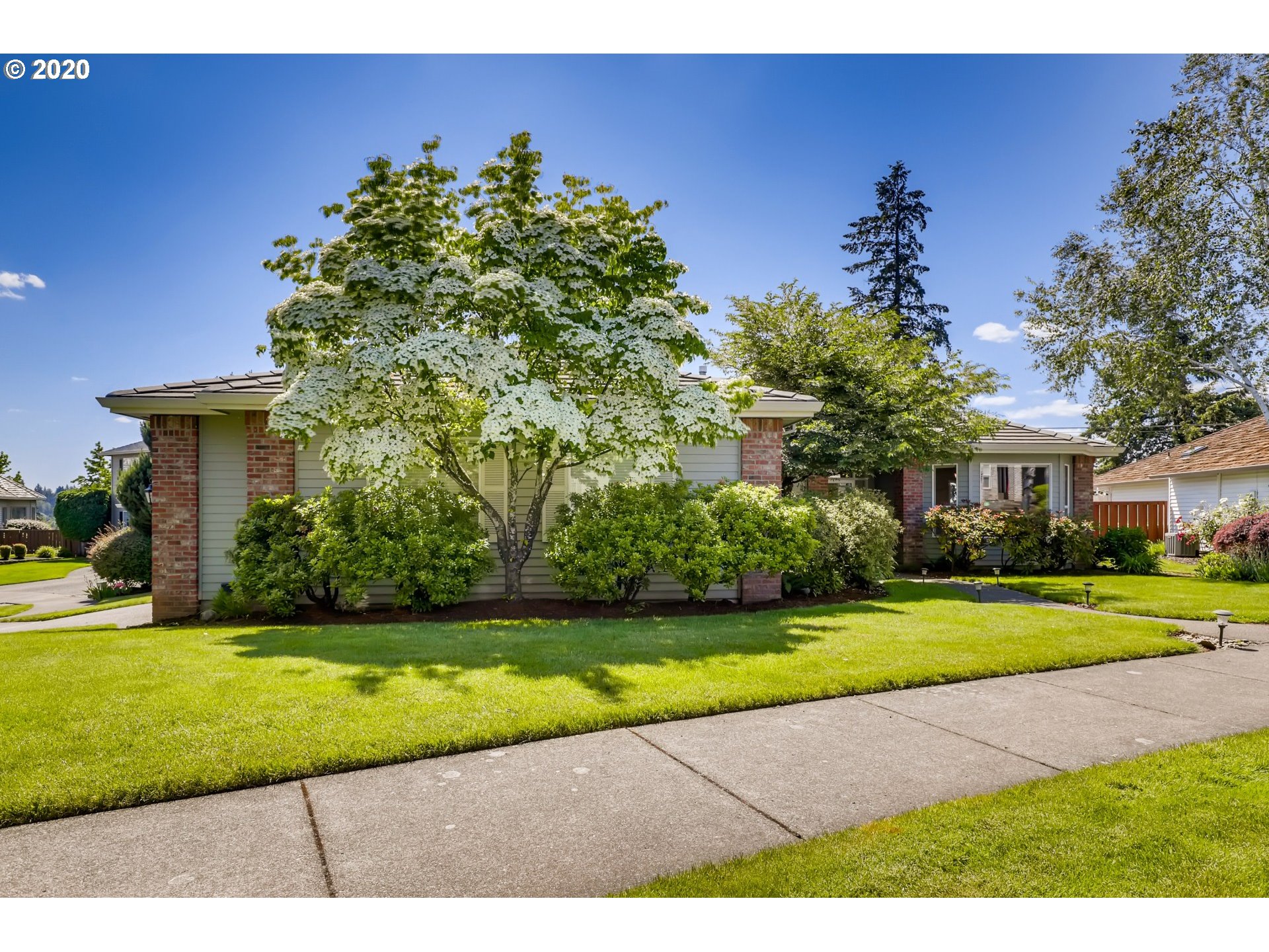 12258 Southeast One Rosa Drive Happy Valley, OR 97086 - Photo 2 of 32 Gallery Image 2