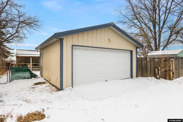 $299,900 | 2908 East 8th Street, Cheyenne, WY 82001