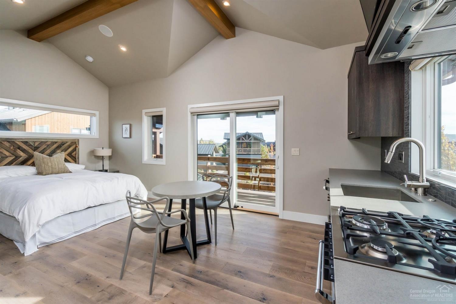19216 Gateway Loop Bend, OR 97702 - Photo 21 of 25 Additional Photo