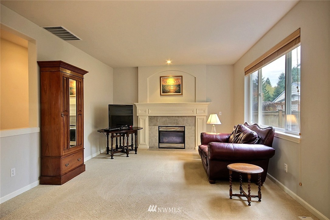 18825 1st Avenue West Bothell, WA 98012 - Photo 8 of 23