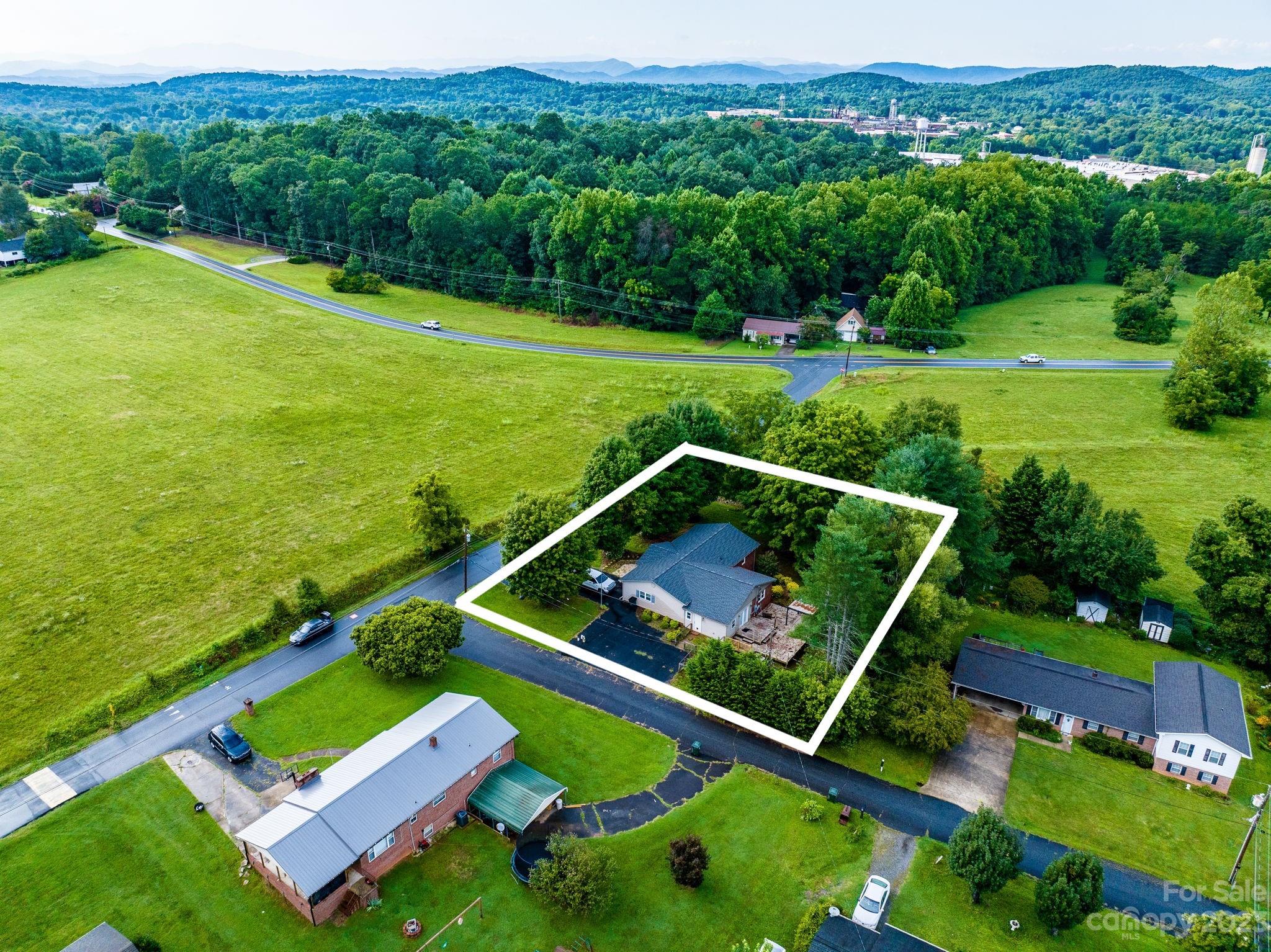 309 Sheldon Street Hudson, NC 28638 - Photo 25 of 40