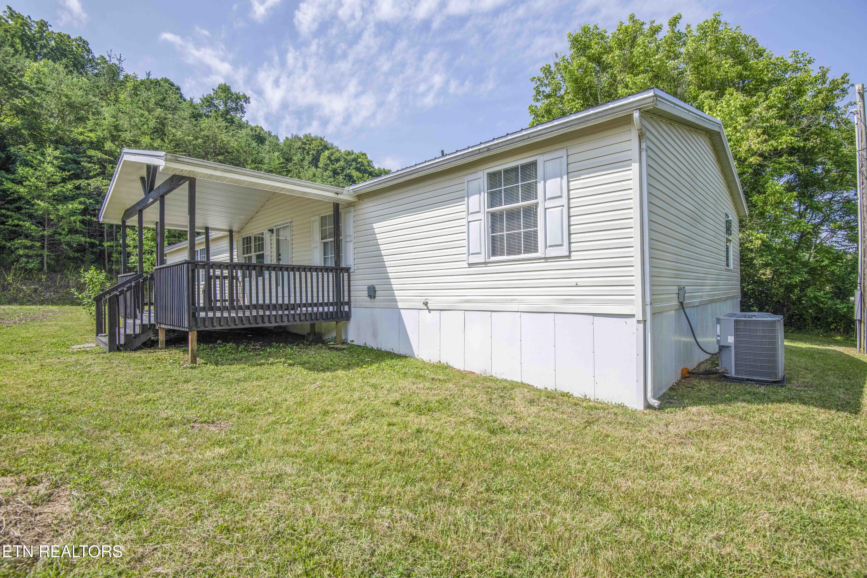 1587 Lower Caney Valley Road Tazewell, TN 37879 - Photo 3 of 42 exterior 2_1