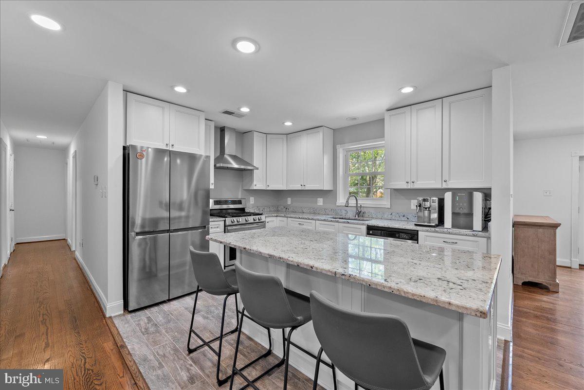 5103 Ox Road Fairfax, VA 22030 - Photo 7 of 45 Gallery Image 7