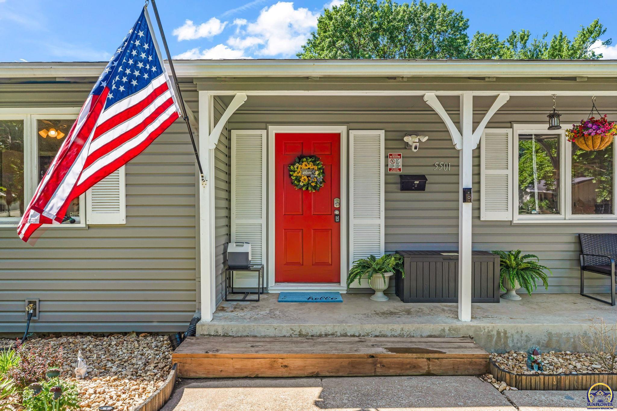 5501 Southwest 19th Street Topeka, KS 66604 - Photo 2 of 39