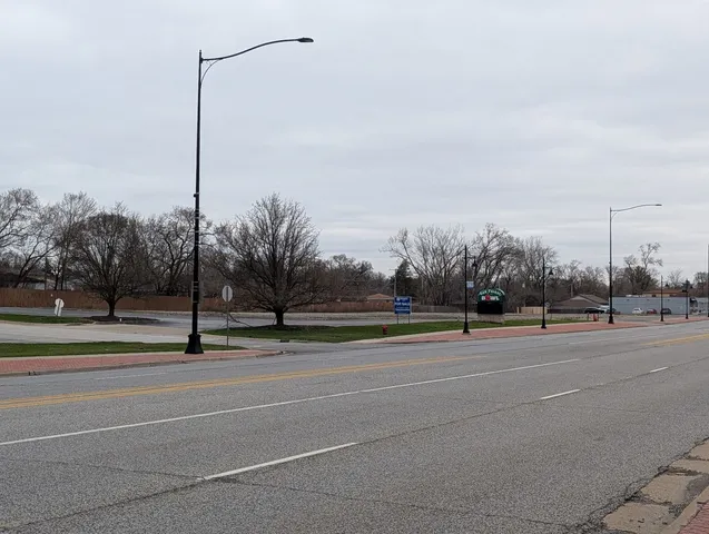 a view of a tennis court