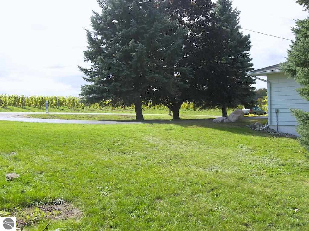 2593 Nelson Road Traverse City, MI 49686 - Photo 55 of 90 1791273-54.JPG