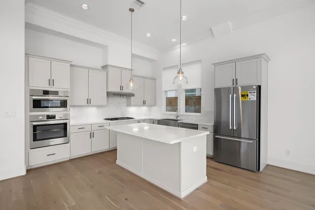 $750,000 | 1005 Golden Nectar, Houston, TX 77008