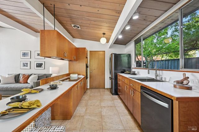 $1,750,000 | 12 Mt Susitna Court, San Rafael, CA 94903