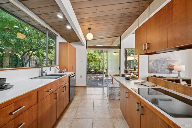 $1,750,000 | 12 Mt Susitna Court, San Rafael, CA 94903