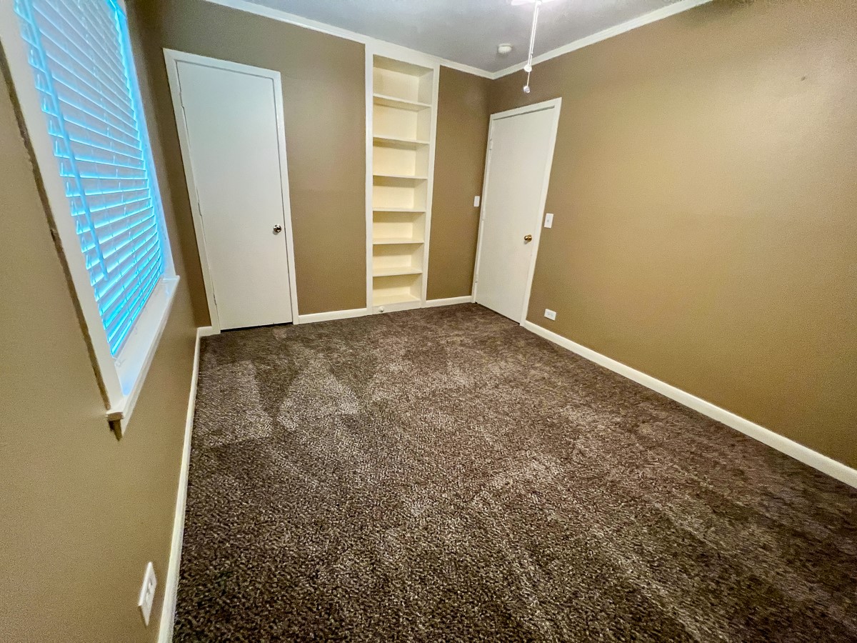 516 Roundabout Road Huntsville, TX 77320 - Photo 11 of 24