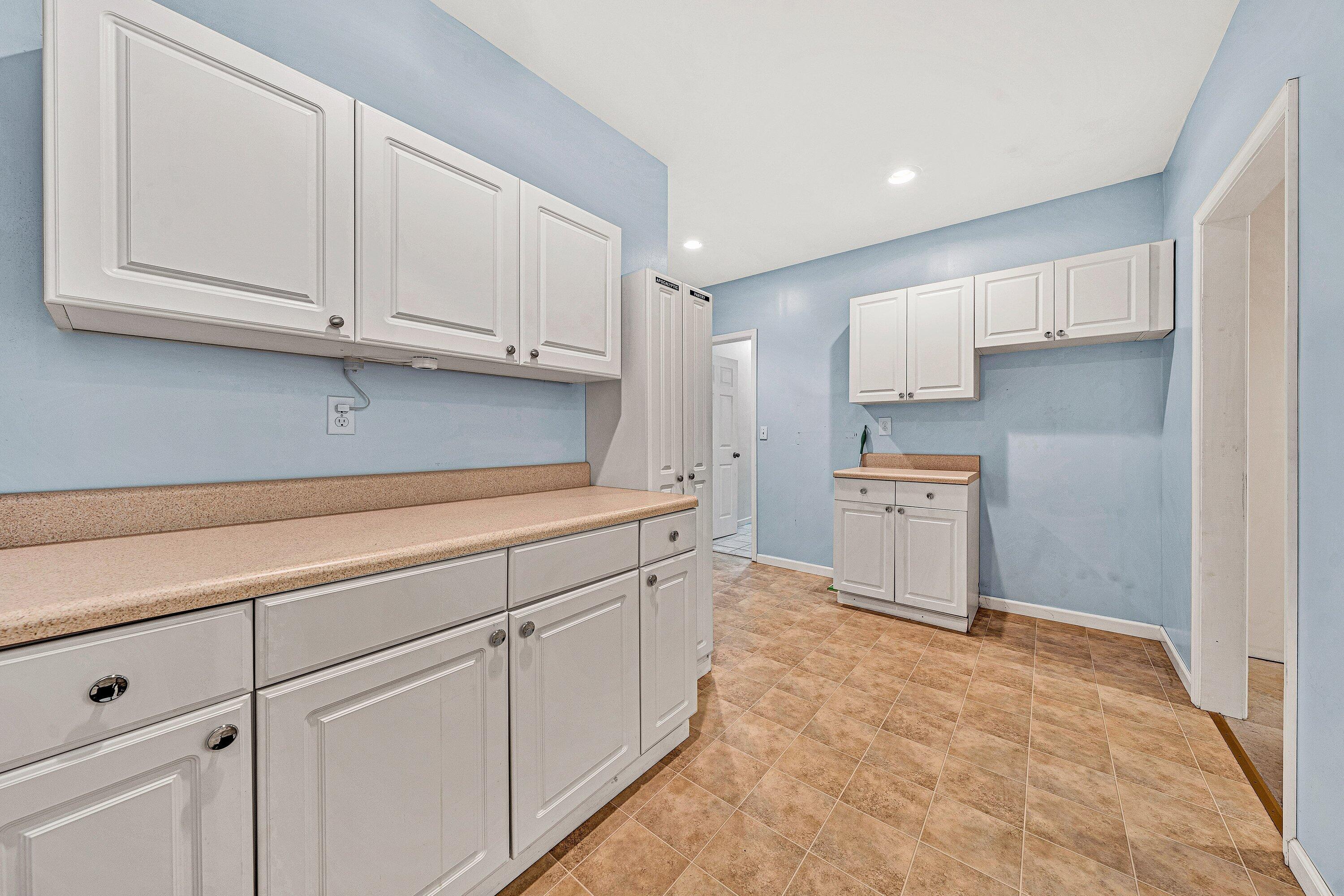 25 Walnut Landing Circle Hardy, VA 24101 - Photo 36 of 56 25 Walnut Landing circle LL Kitchenette2