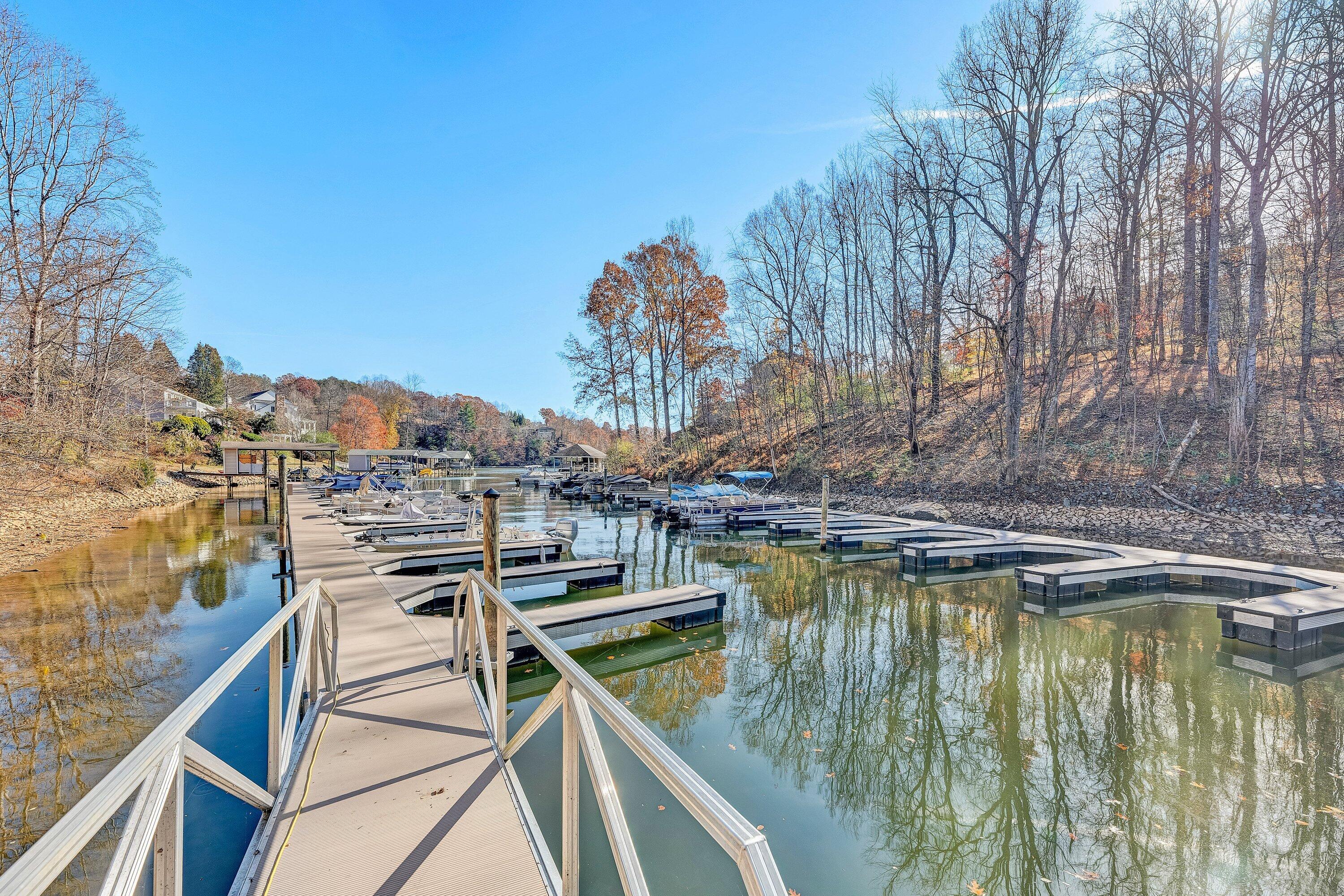 25 Walnut Landing Circle Hardy, VA 24101 - Photo 4 of 56 25 Walnut Landing circle Marina view 3