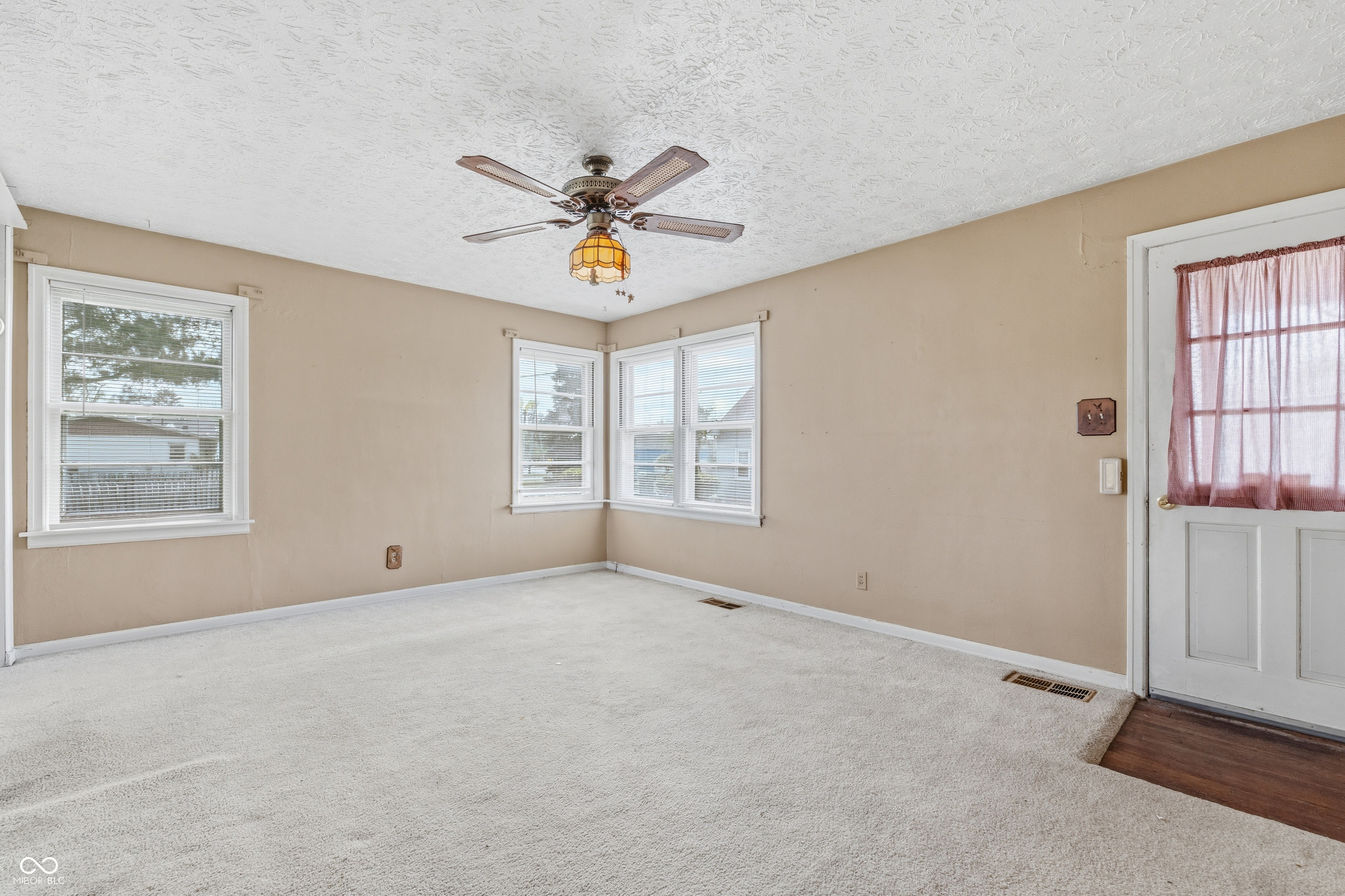 301 South McCarty Street Fortville, IN 46040 - Photo 5 of 21