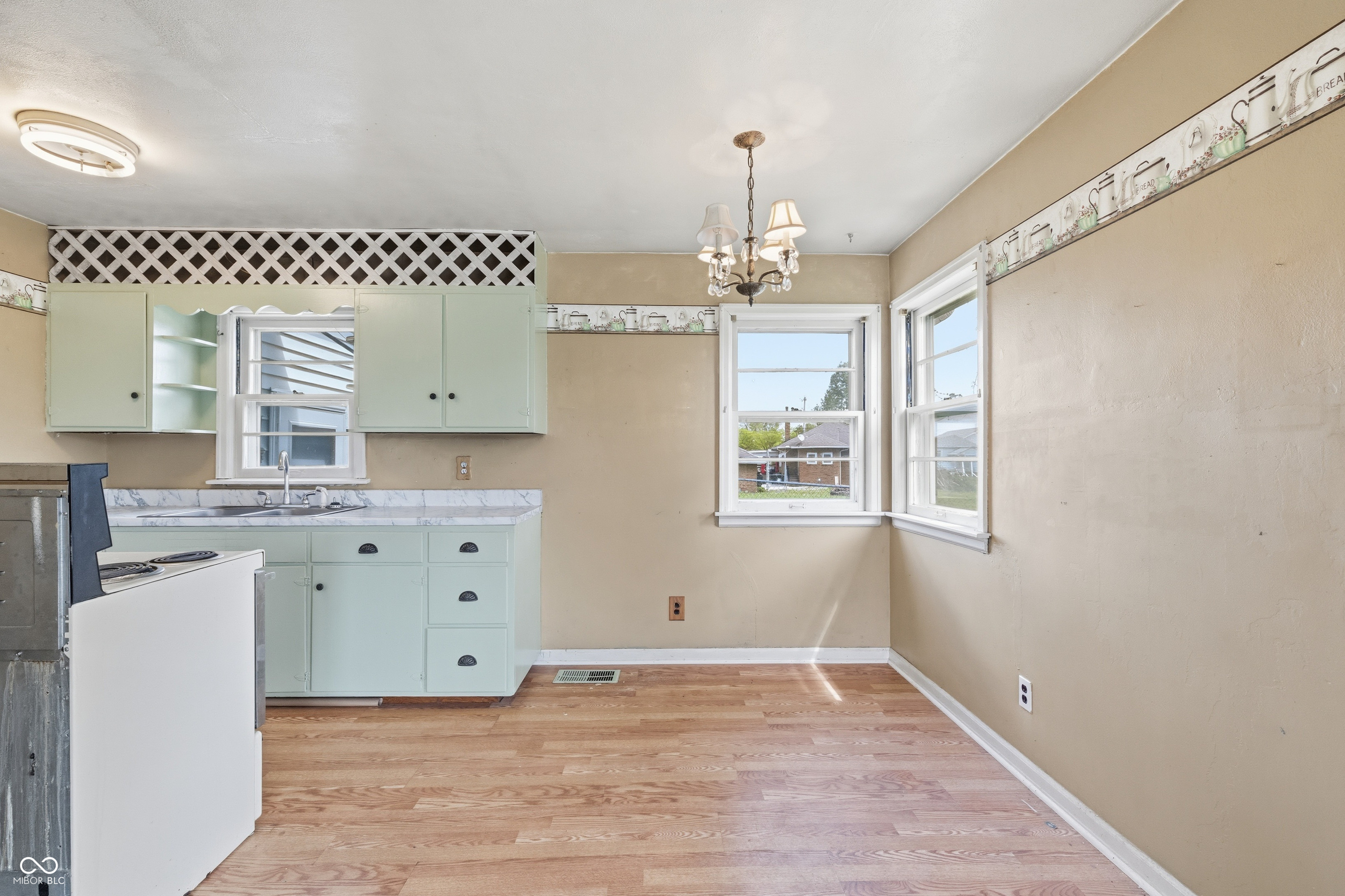 301 South McCarty Street Fortville, IN 46040 - Photo 8 of 21