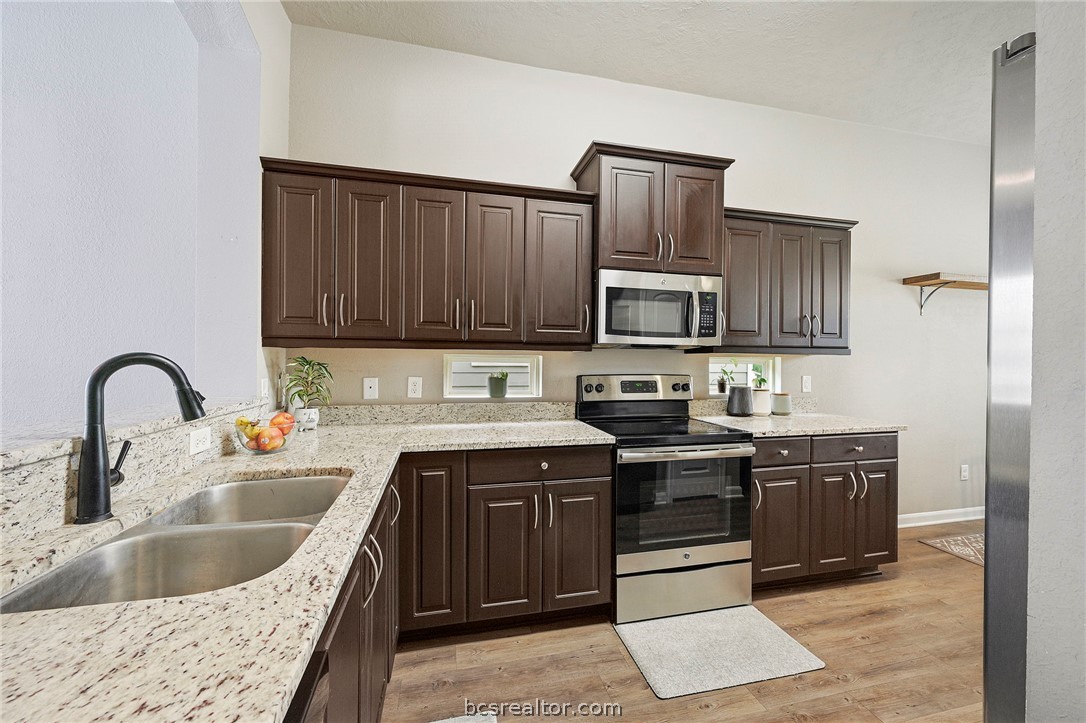 2018 Jester Trail Bryan, TX 77807 - Photo 5 of 19