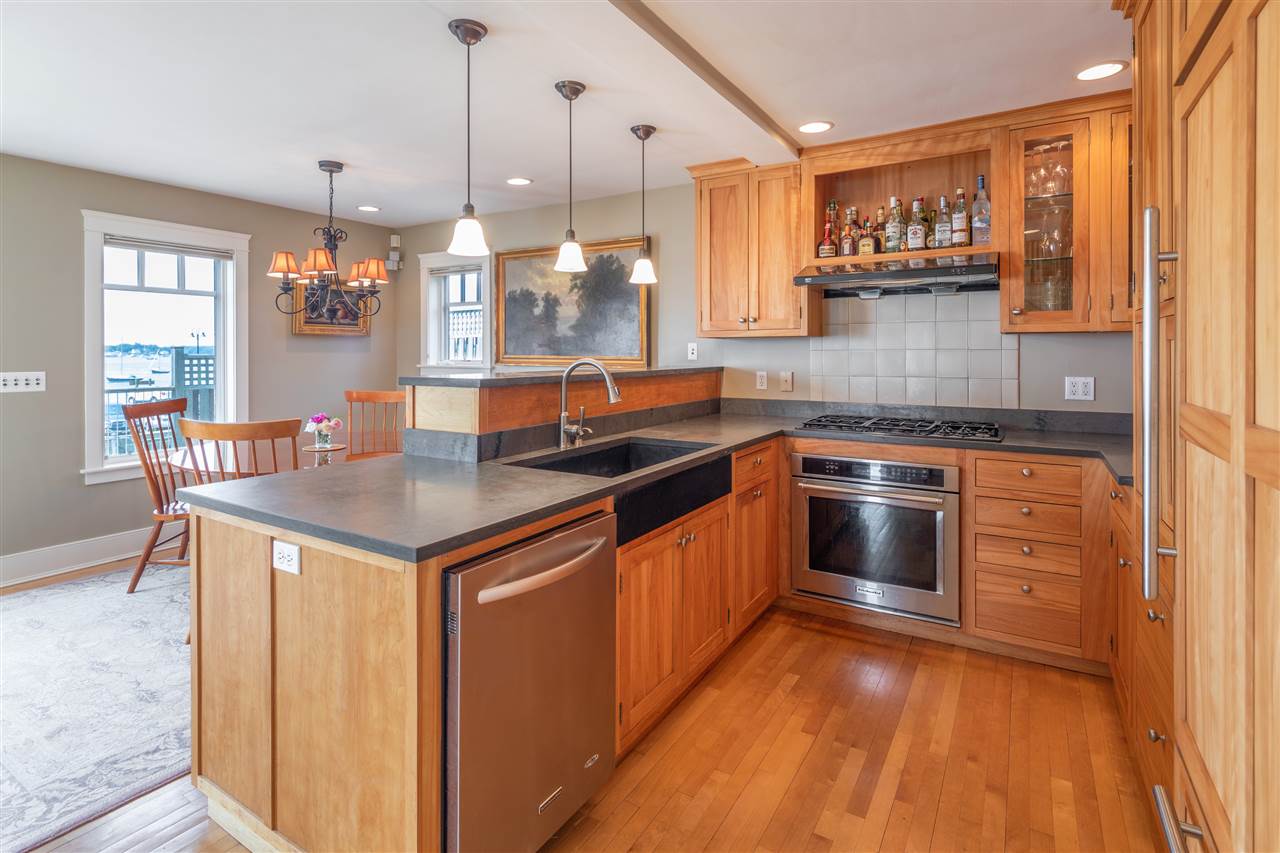 96 Pepperrell Road Kittery, ME 03905 - Photo 10 of 29