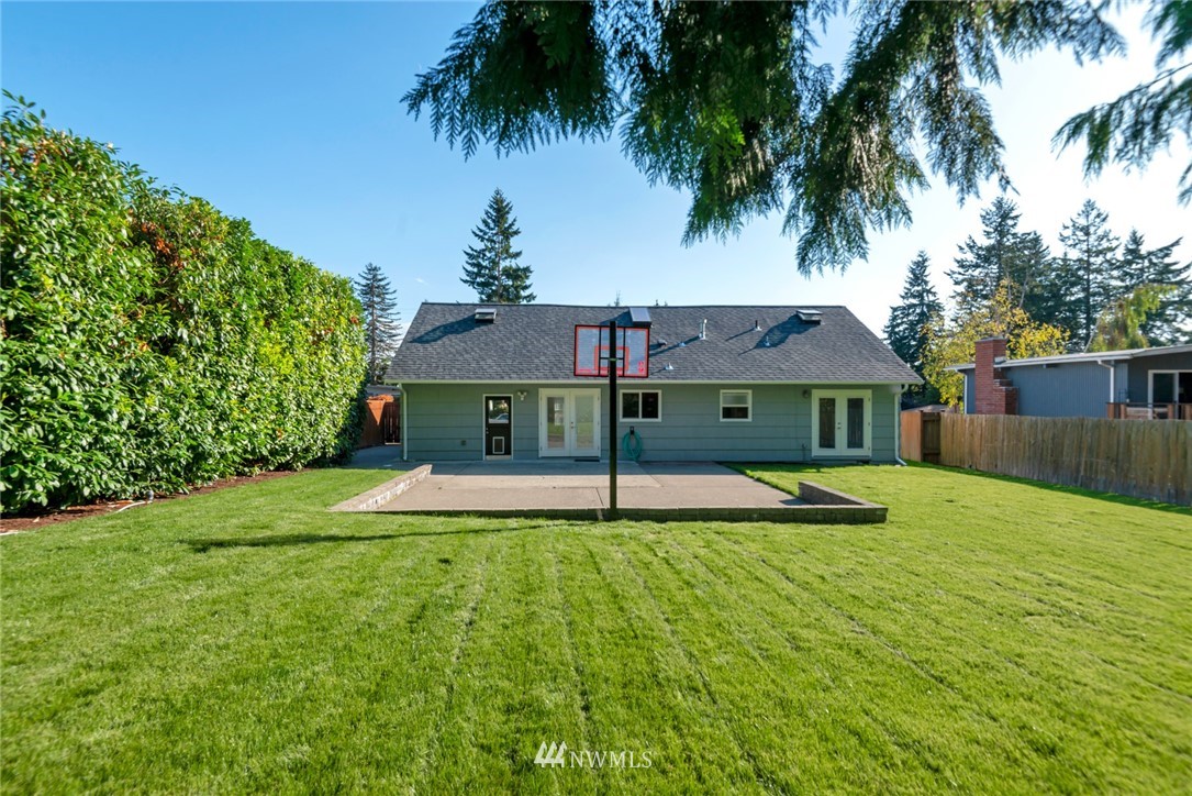 12424 Southeast 158th Street Renton, WA 98058 - Photo 3 of 16