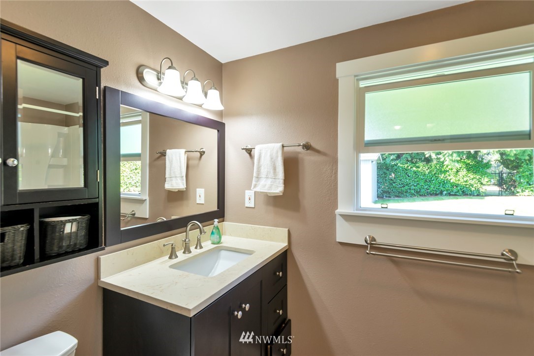 12424 Southeast 158th Street Renton, WA 98058 - Photo 10 of 16