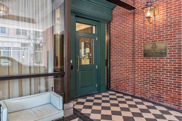$1,500,000 | 220 Boylston Street, Unit 1004, Boston, MA 02116