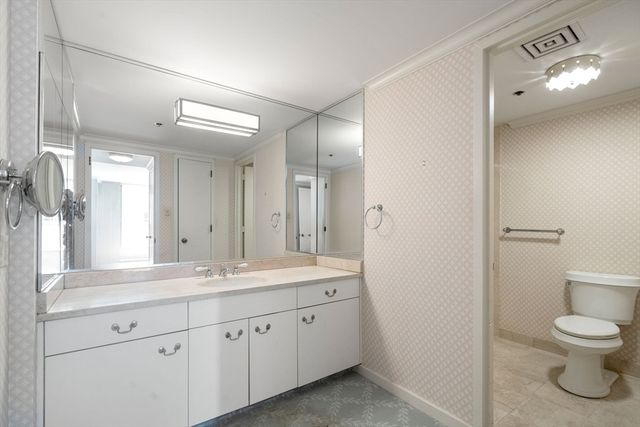 $1,500,000 | 220 Boylston Street, Unit 1004, Boston, MA 02116