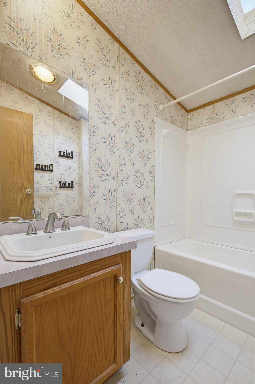 475 Wabash Road Ephrata, PA 17522 - Photo 31 of 33 Charming bathroom with floral accents.