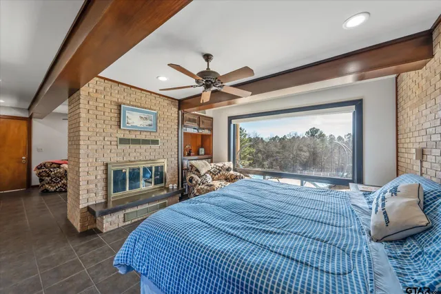 a view of a yard with a pathway