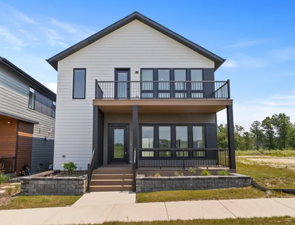 $674,900 | 9405 South Cypress Place, Oak Creek, WI 53154