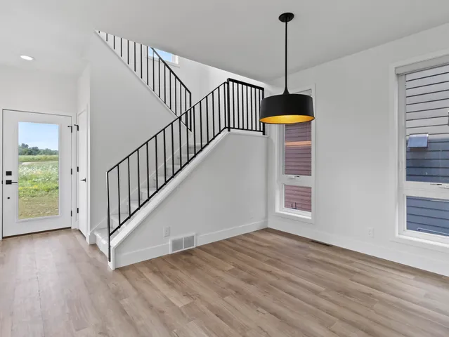 $674,900 | 9405 South Cypress Place, Oak Creek, WI 53154