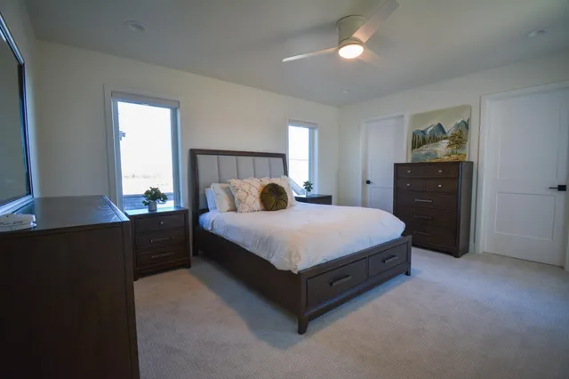 $674,900 | 9405 South Cypress Place, Oak Creek, WI 53154