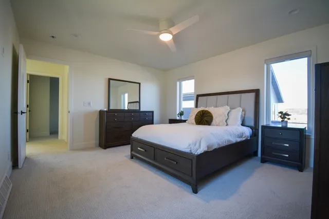 $674,900 | 9405 South Cypress Place, Oak Creek, WI 53154