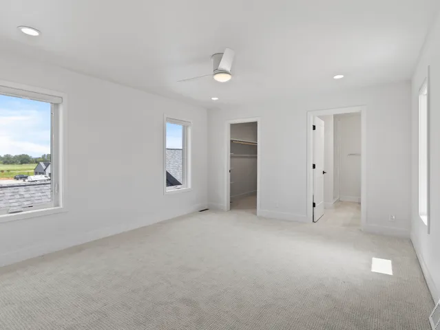 $674,900 | 9405 South Cypress Place, Oak Creek, WI 53154