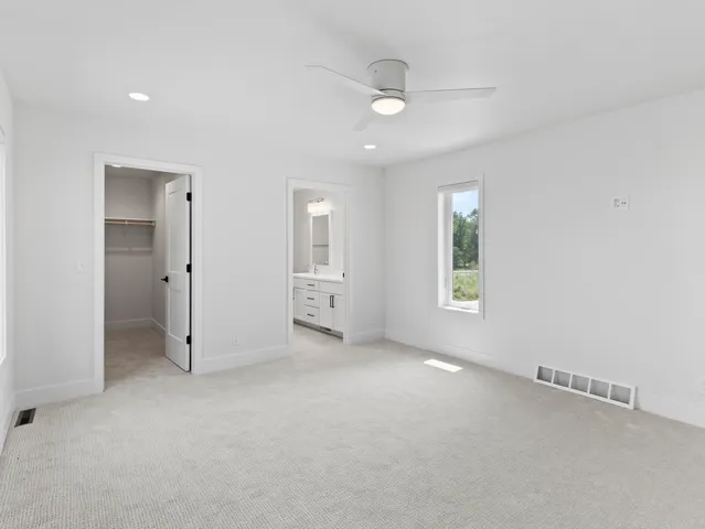 $674,900 | 9405 South Cypress Place, Oak Creek, WI 53154