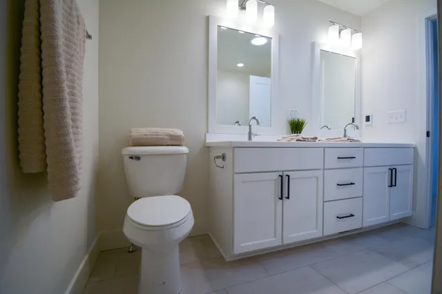 $674,900 | 9405 South Cypress Place, Oak Creek, WI 53154