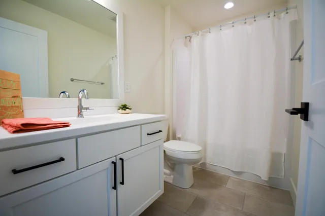 $674,900 | 9405 South Cypress Place, Oak Creek, WI 53154