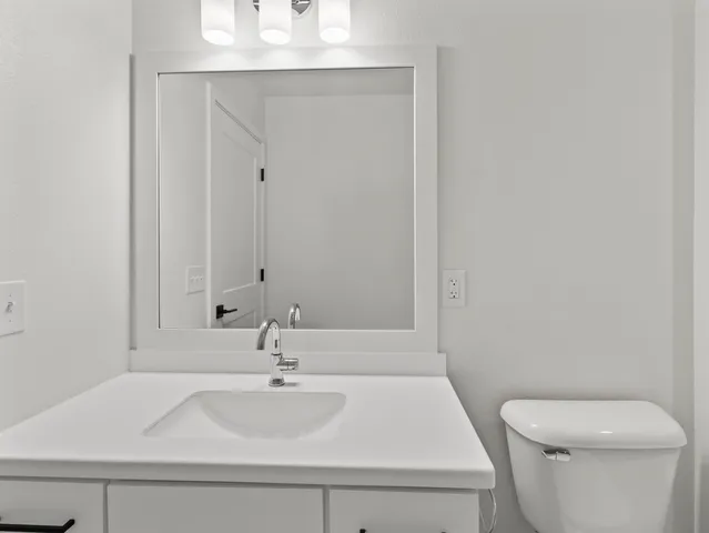 $674,900 | 9405 South Cypress Place, Oak Creek, WI 53154