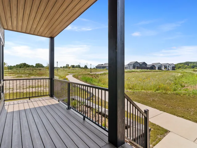 $674,900 | 9405 South Cypress Place, Oak Creek, WI 53154