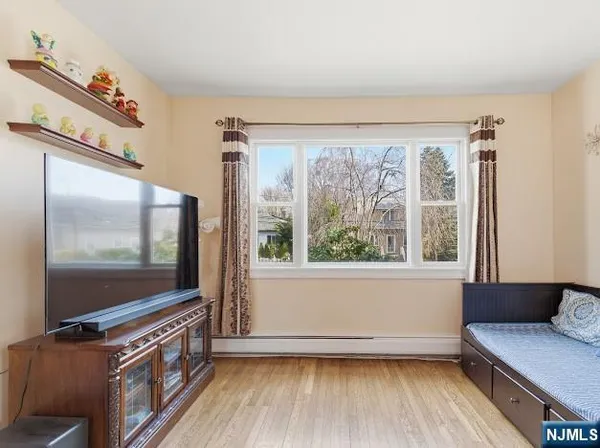 $775,000 | 166 Summit Cross, Rutherford, NJ 07070