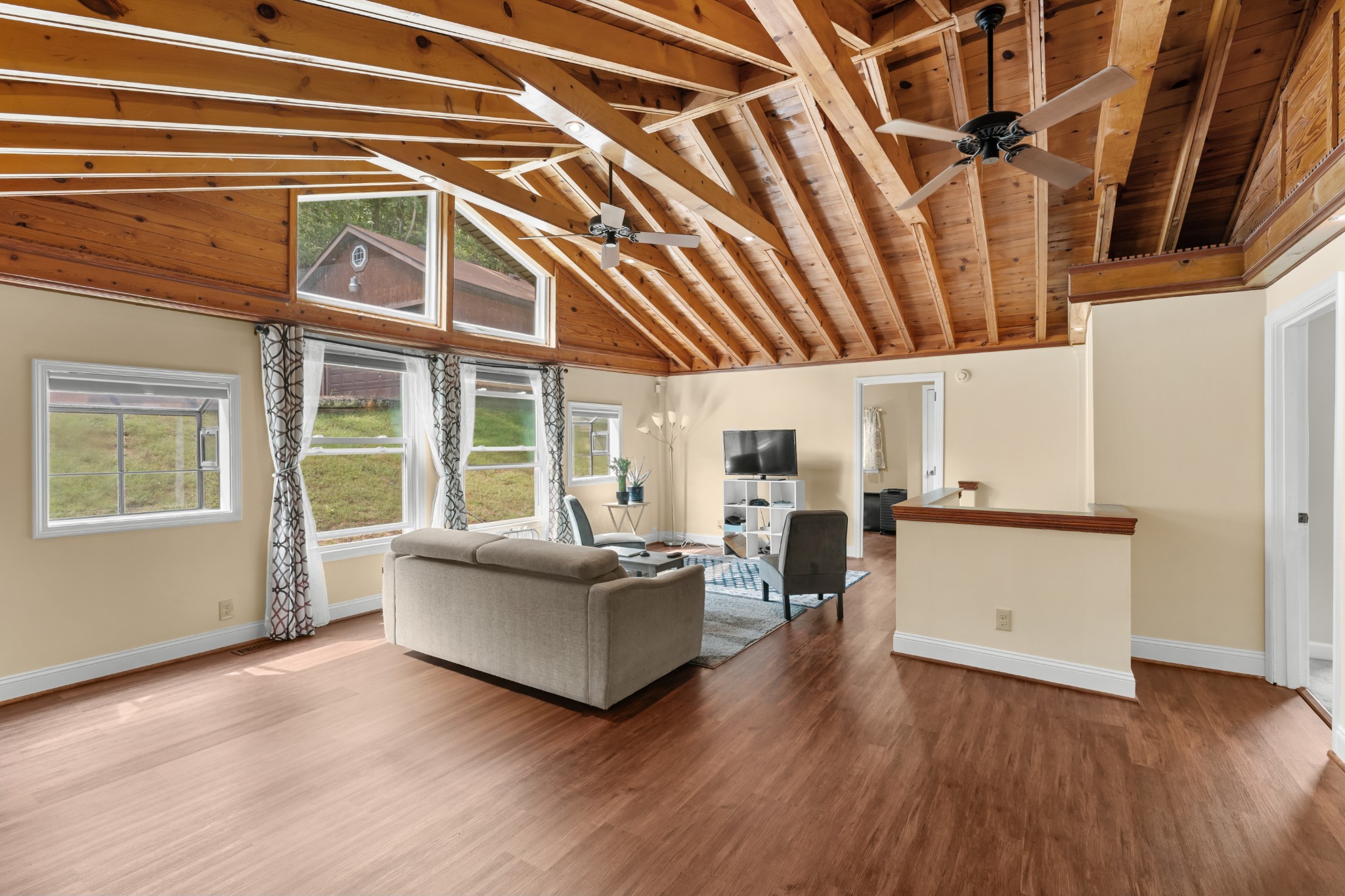 4833 Eatons Creek Road Nashville, TN 37218 - Photo 5 of 33 Gallery Image 5