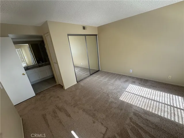 a view of empty room with window