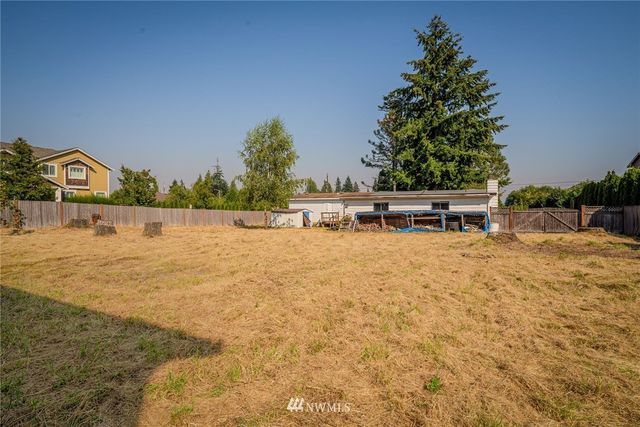 a view of outdoor space with trees
