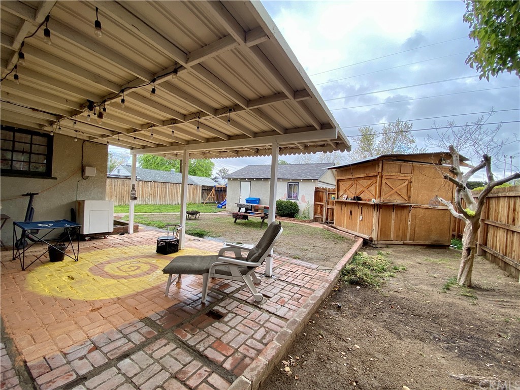 130 Pacific Street Bakersfield, CA 93305 - Photo 25 of 25 a view of yard from deck